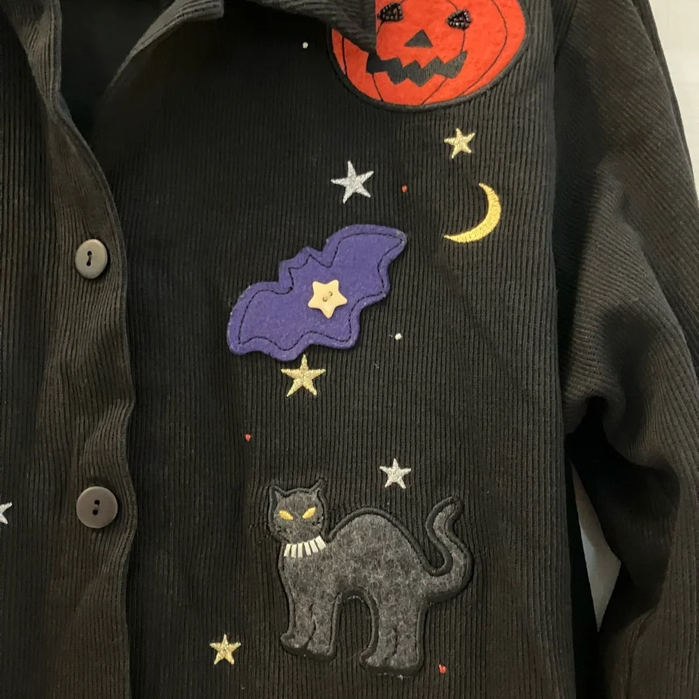 Hampshire Studio Halloween Themed Button-Up Shirt - Picture 2 of 6